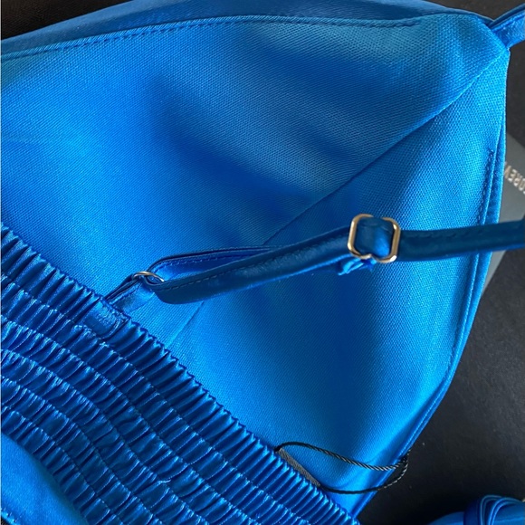 Satin padded V-neck Bralette - Picture 4 of 4